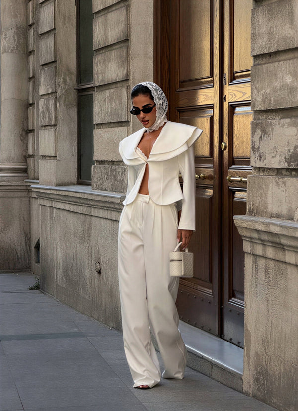 Celeste elegant two-piece set with a waterfall collar – White