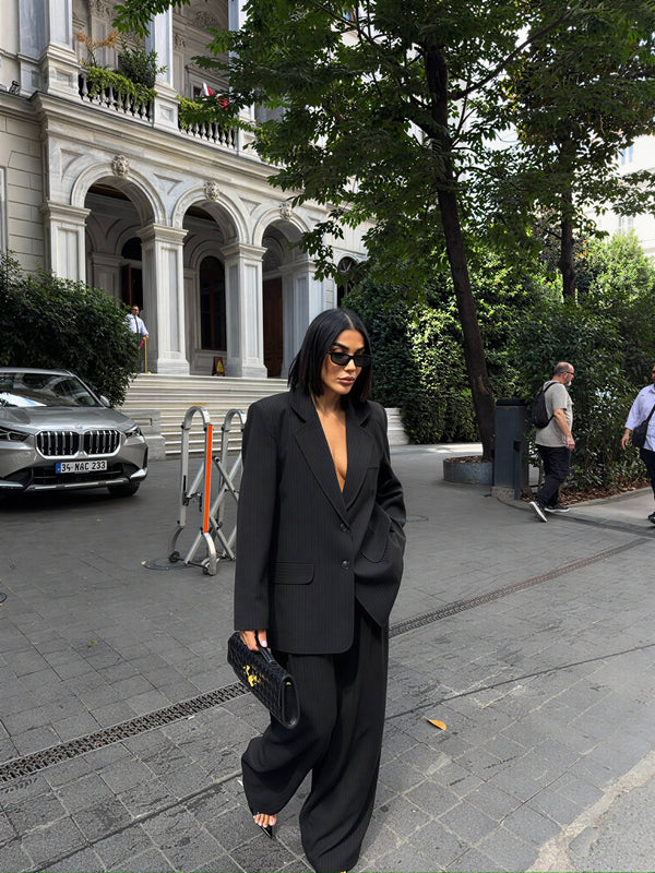 Eleganten dvodelni hlačni kostim oversize kroja – Črna
