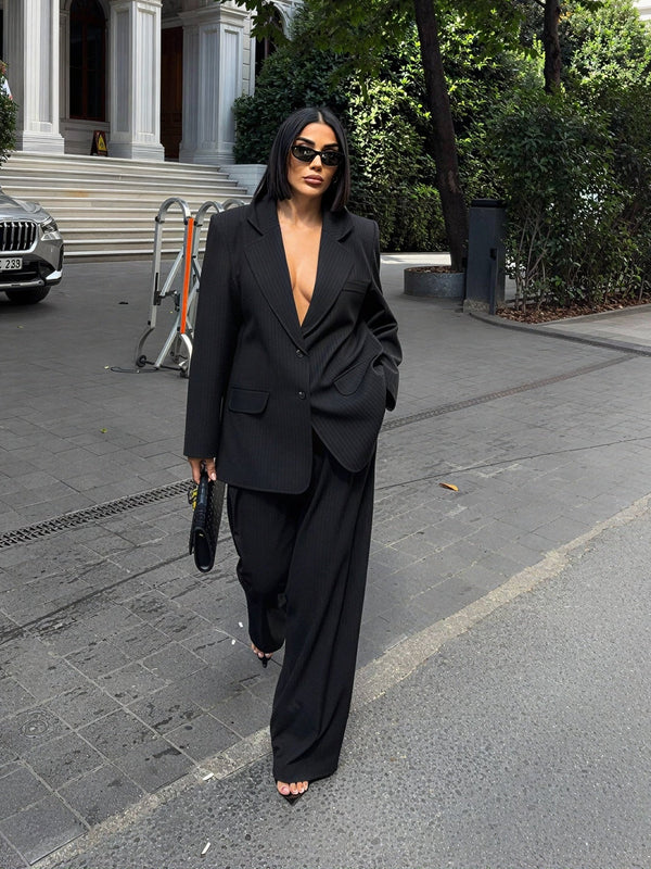 Eleganten dvodelni hlačni kostim oversize kroja – Črna