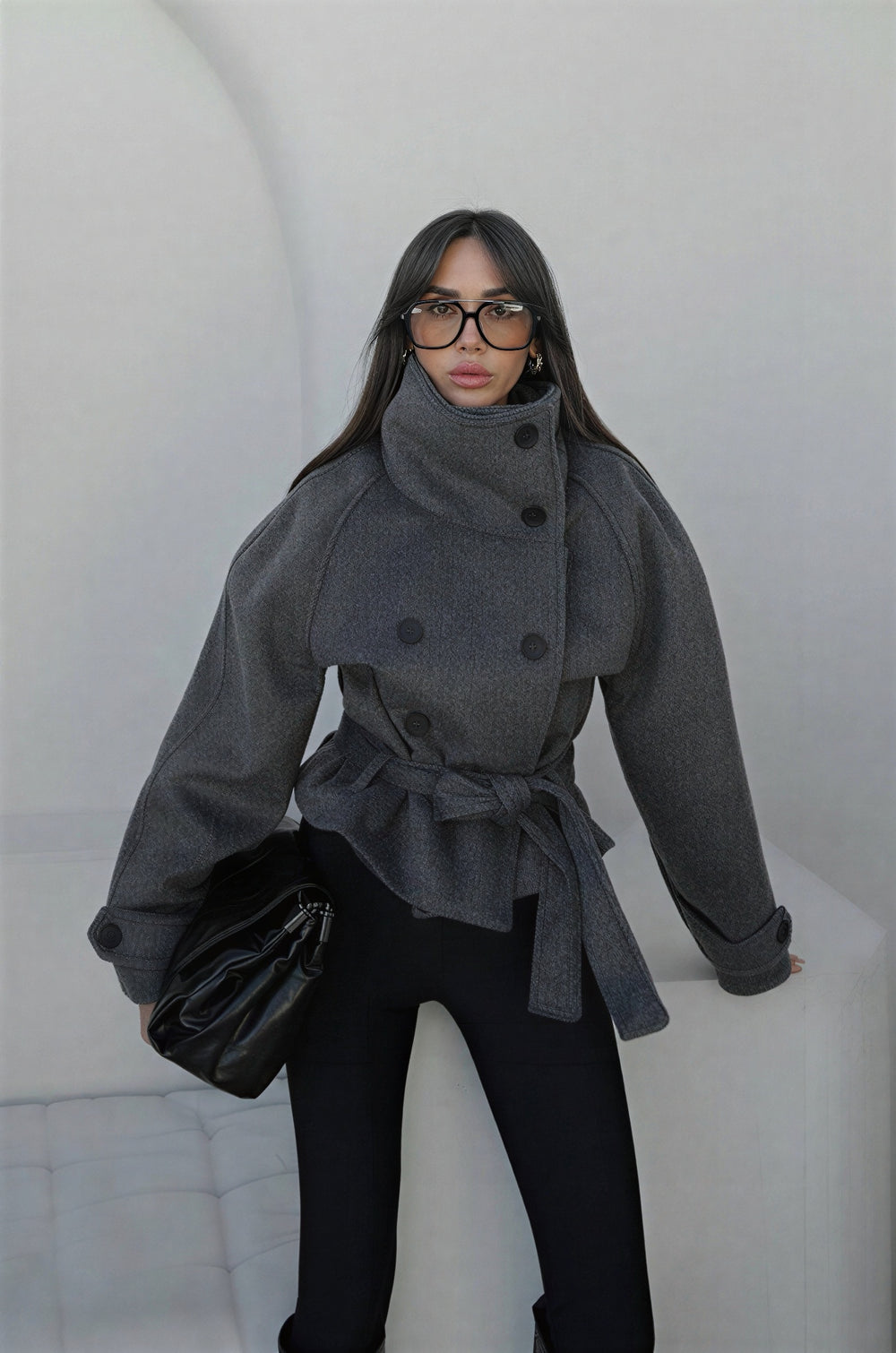 Short wool coat with a belt and high collar – Dark grey