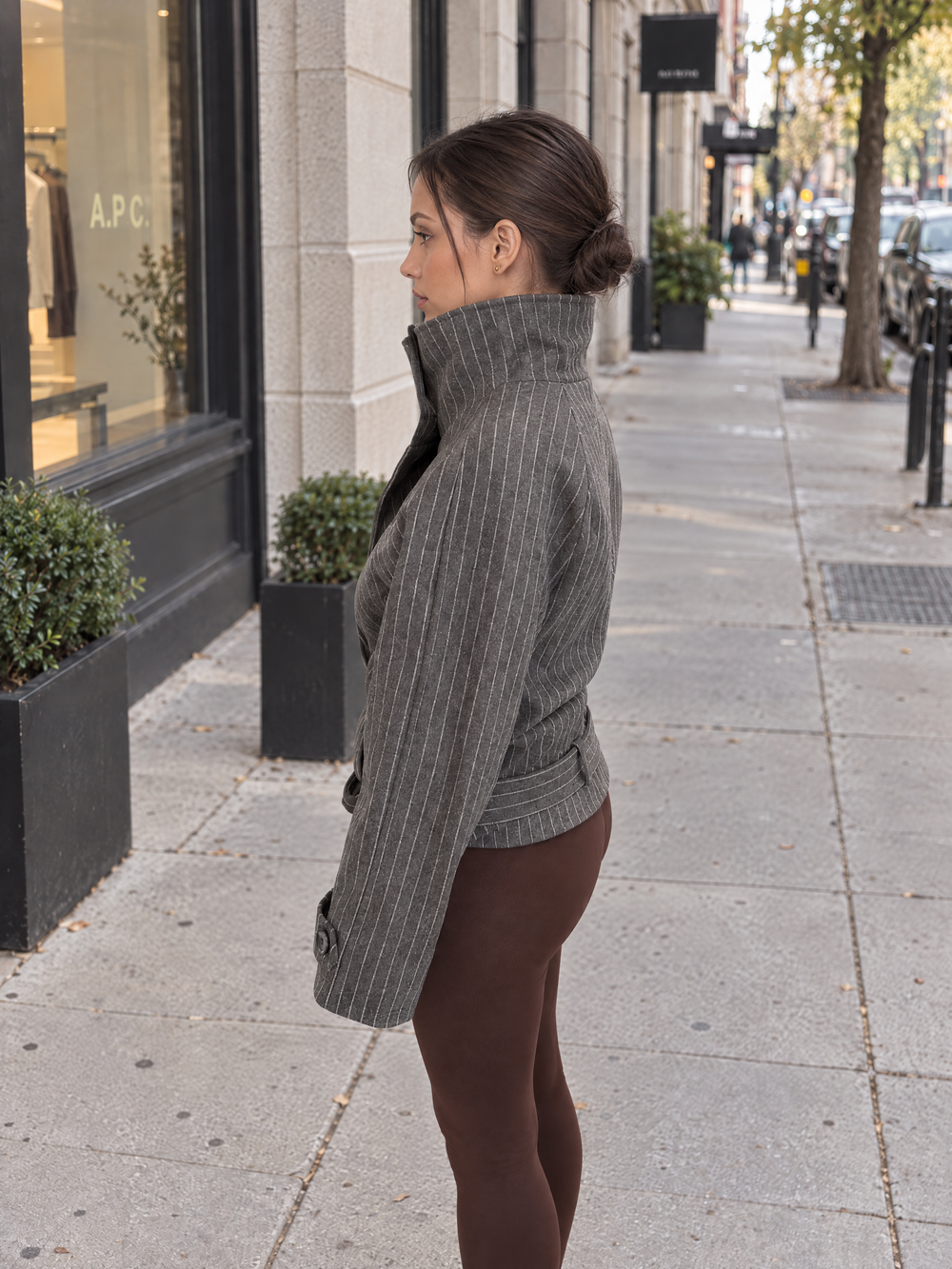 Short structured coat with a belt and stripes – Dark grey